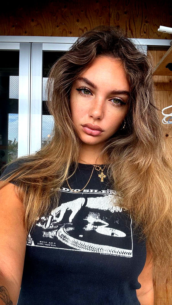 joell_perry snapchat image archive image