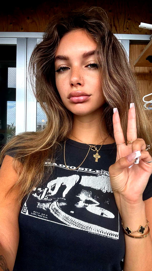 joell_perry snapchat image archive image