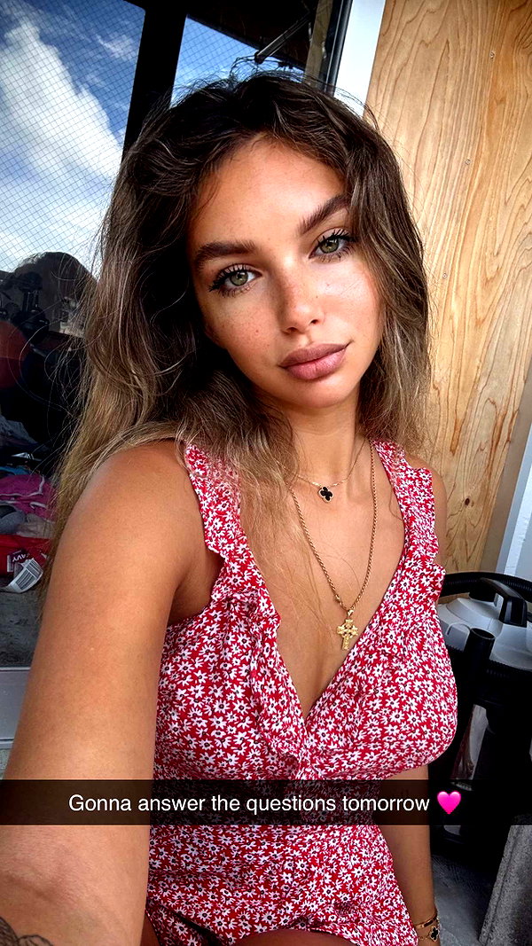 joell_perry snapchat image archive image