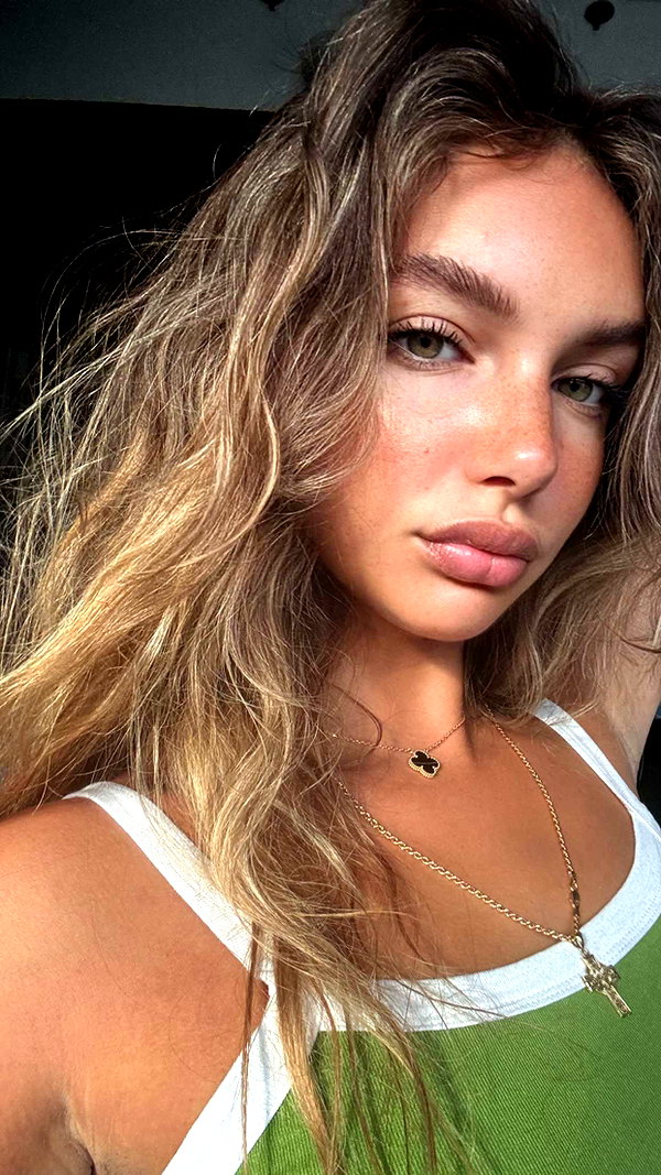 joell_perry snapchat image archive image