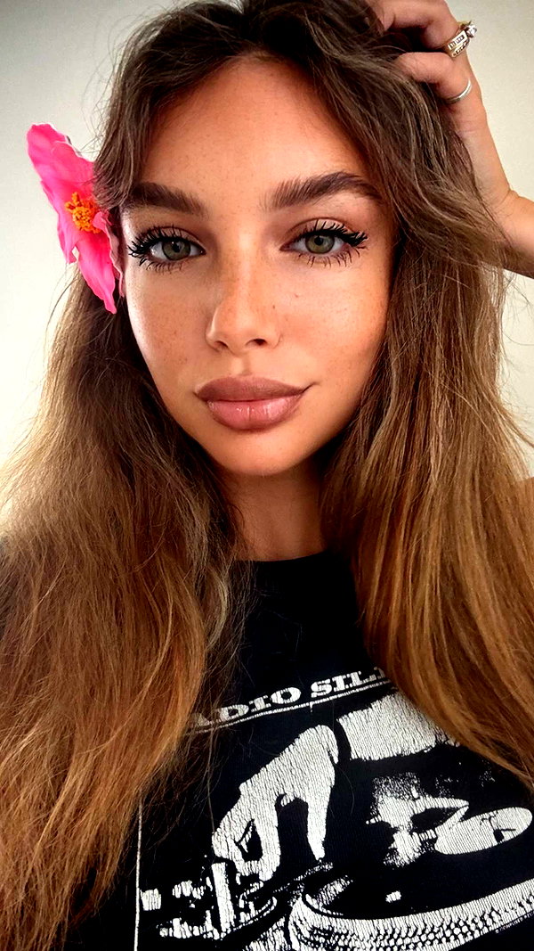 joell_perry snapchat image archive image