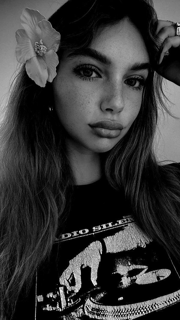 joell_perry snapchat image archive image