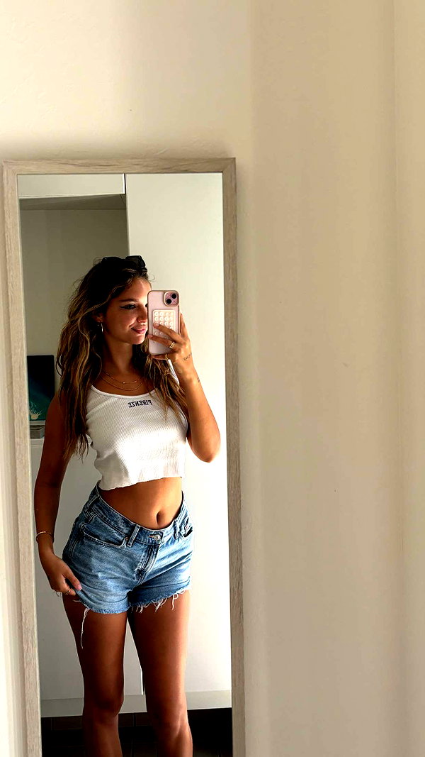 joell_perry snapchat image archive image