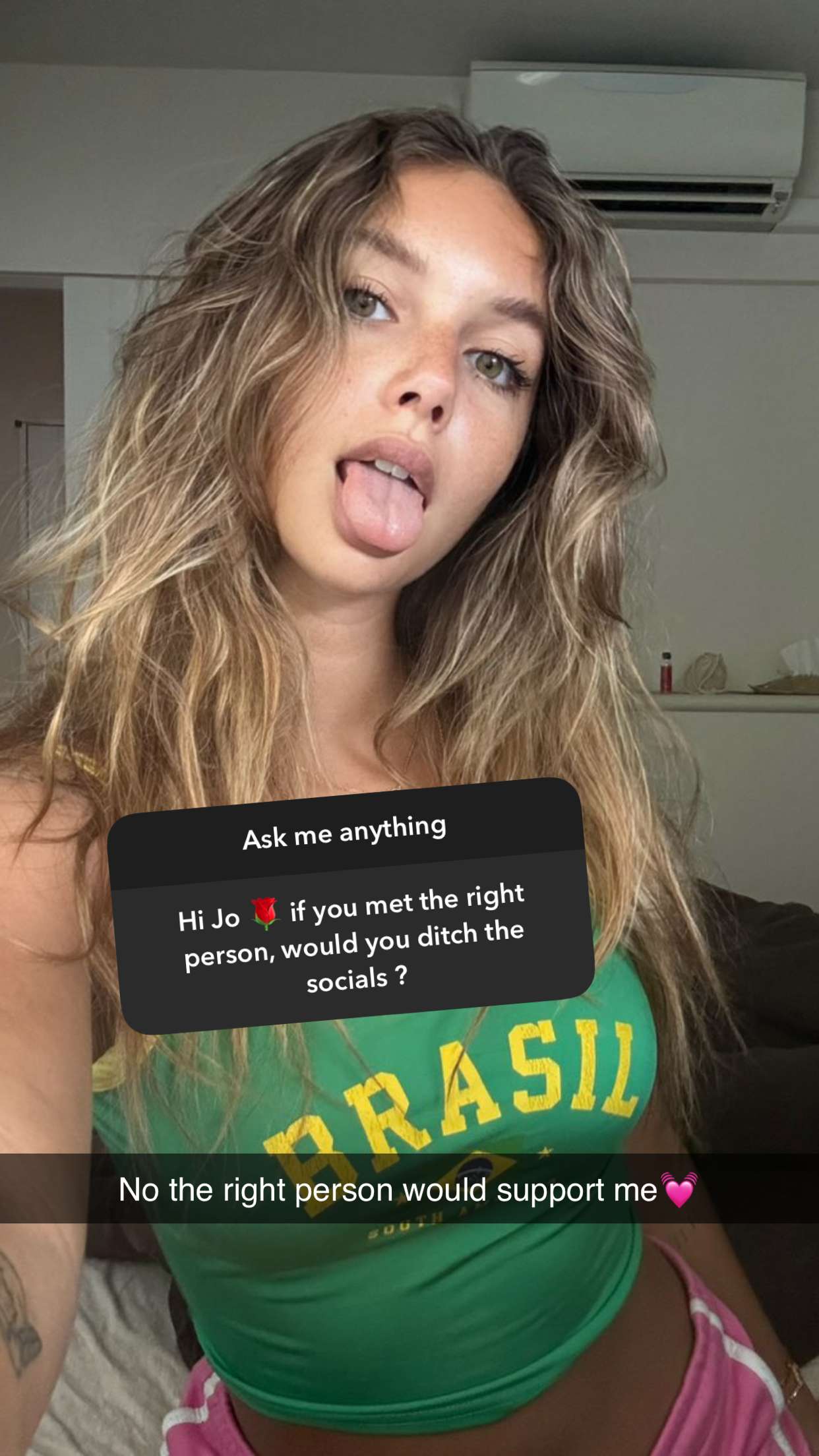 joell_perry snapchat image archive image