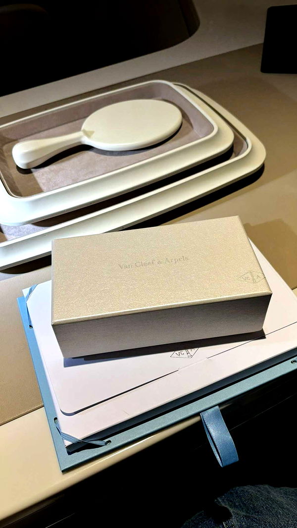 joell_perry image ~ Altpins