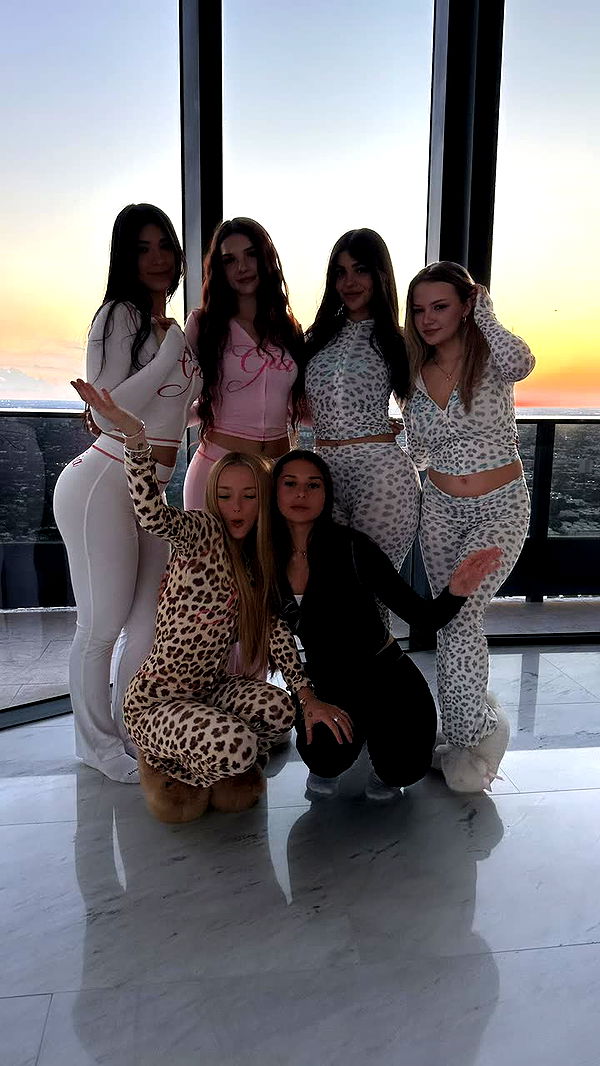 julia.filippo image ~ Altpins