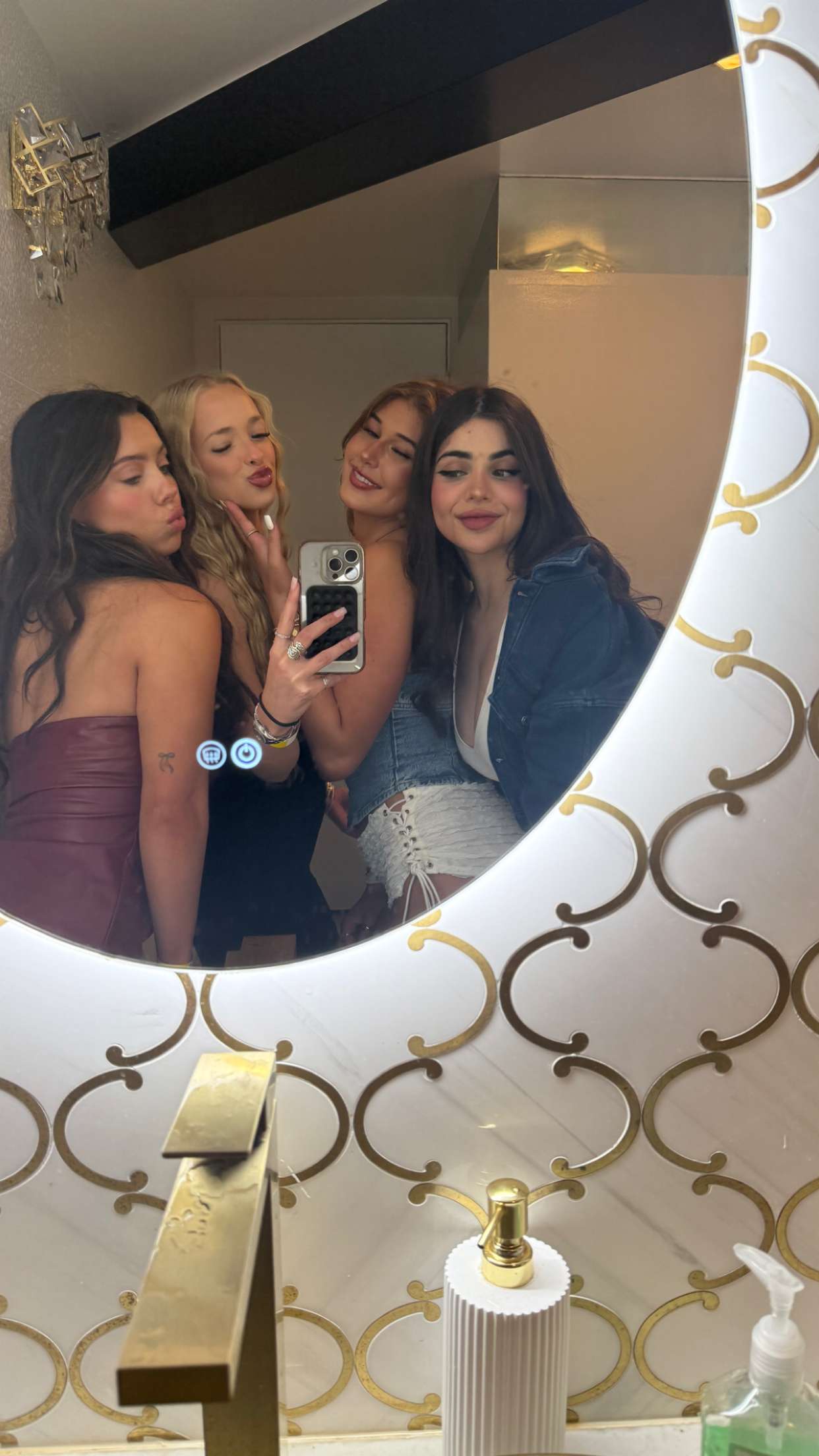 julia.filippo snapchat image archive image