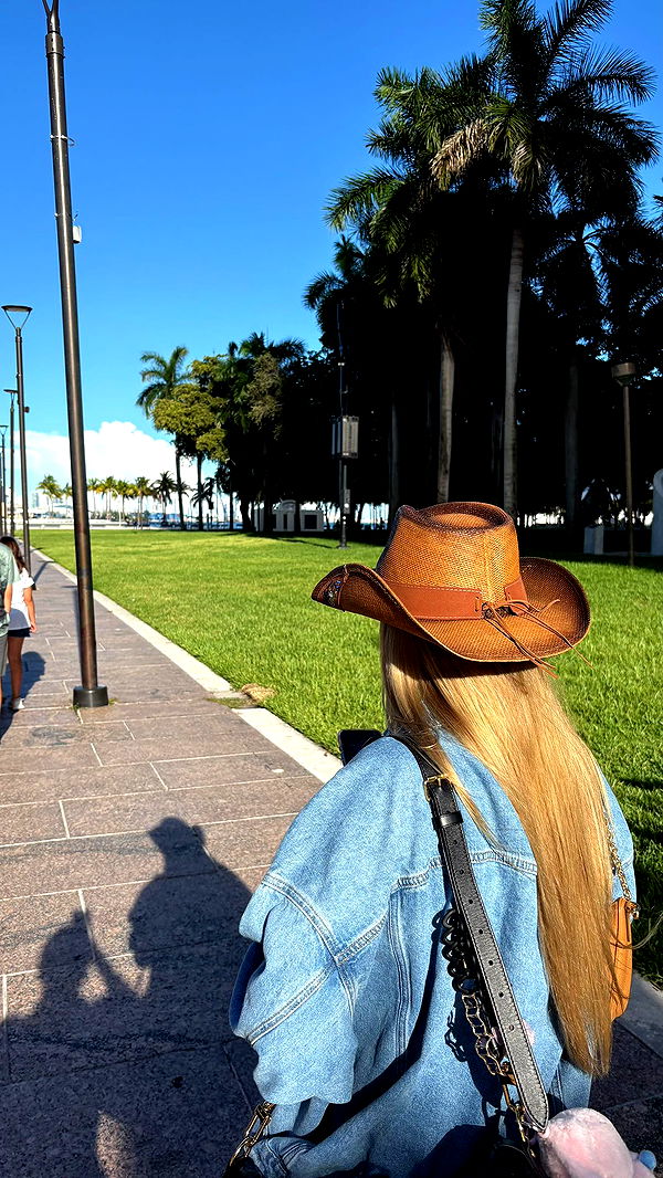 julia.filippo image ~ Altpins