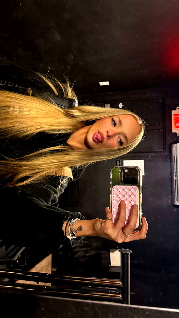 julia.filippo image ~ Altpins