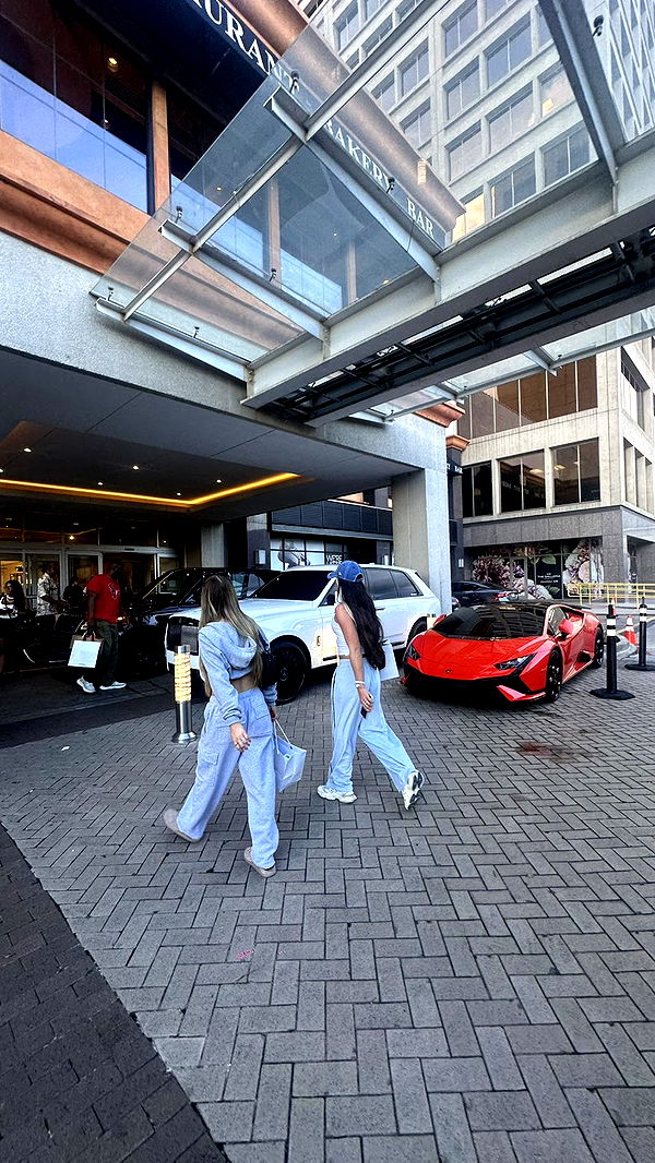 julia.filippo image ~ Altpins