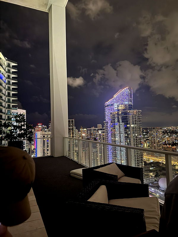 julia.filippo image ~ Altpins