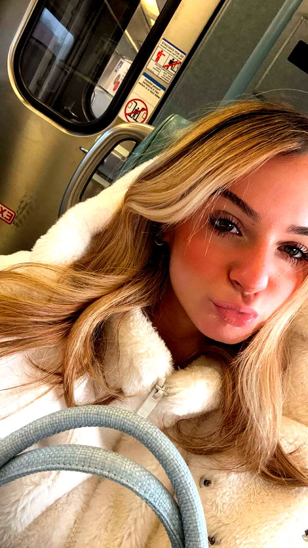 kaitlyn_krems image ~ Altpins