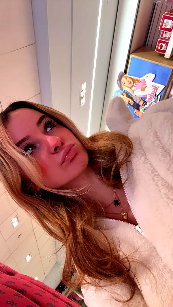 kaitlyn_krems image ~ Altpins