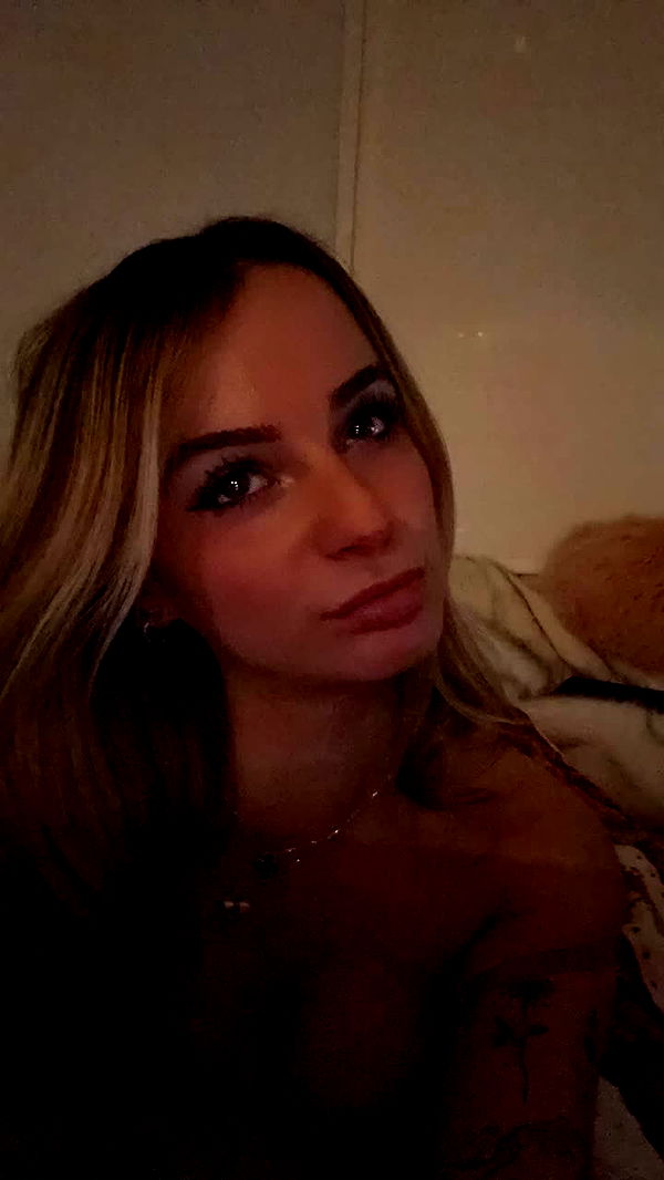 kaitlyn_krems image ~ Altpins