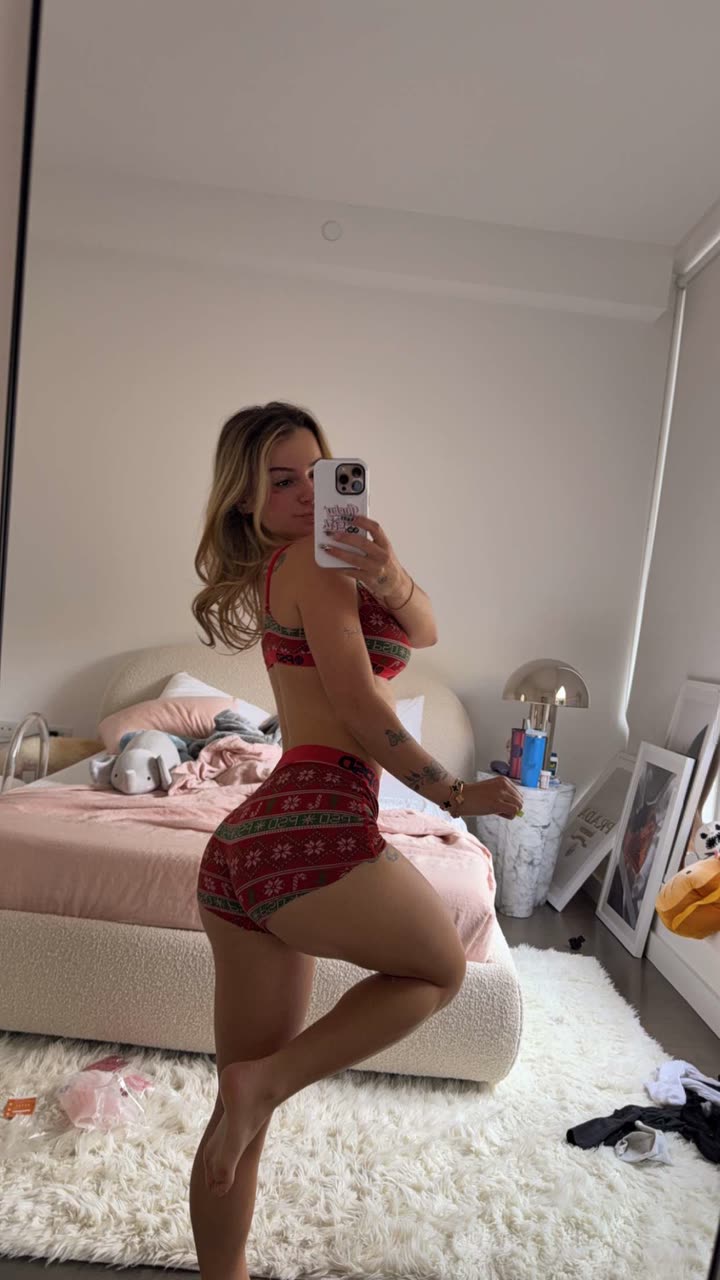 kaitlyn_krems snapchat image archive image