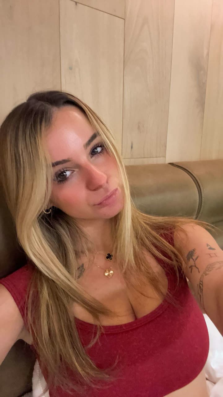 kaitlyn_krems snapchat image archive image