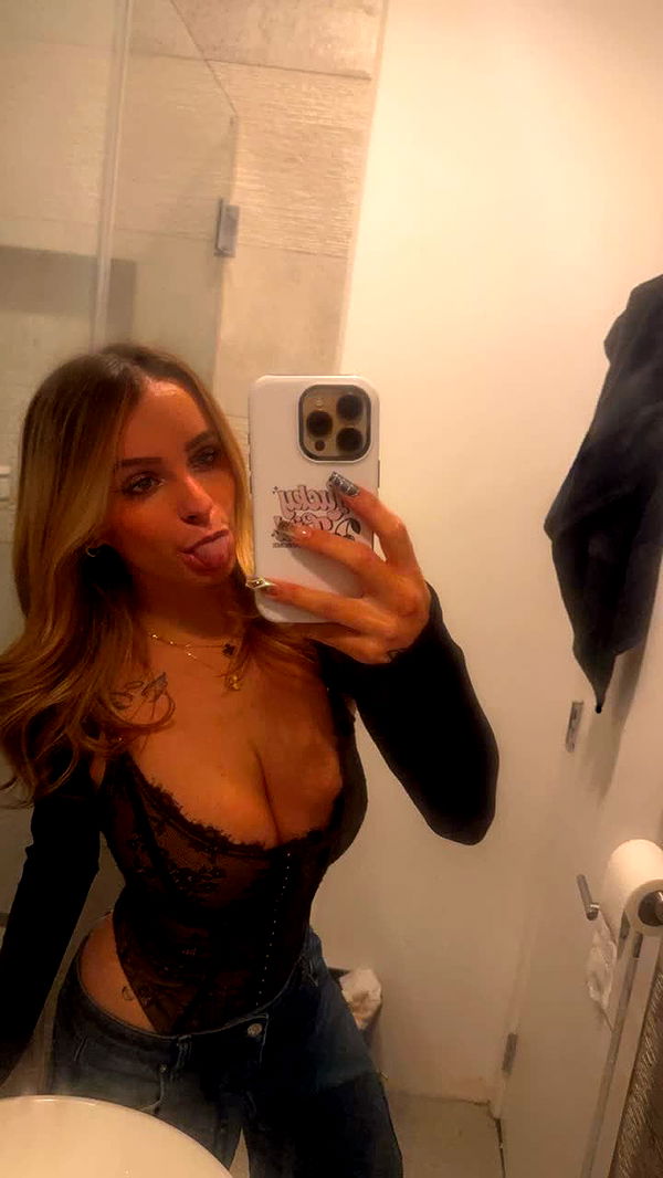 kaitlyn_krems image ~ Altpins