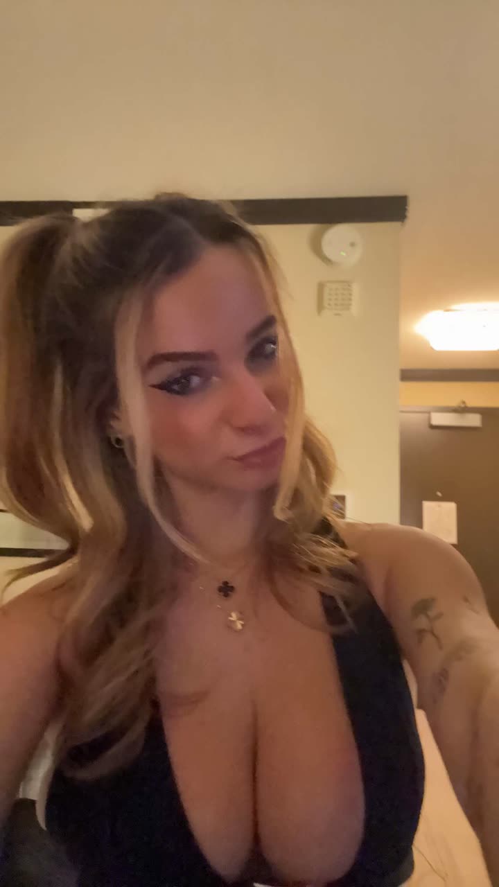 kaitlyn_krems snapchat image archive image