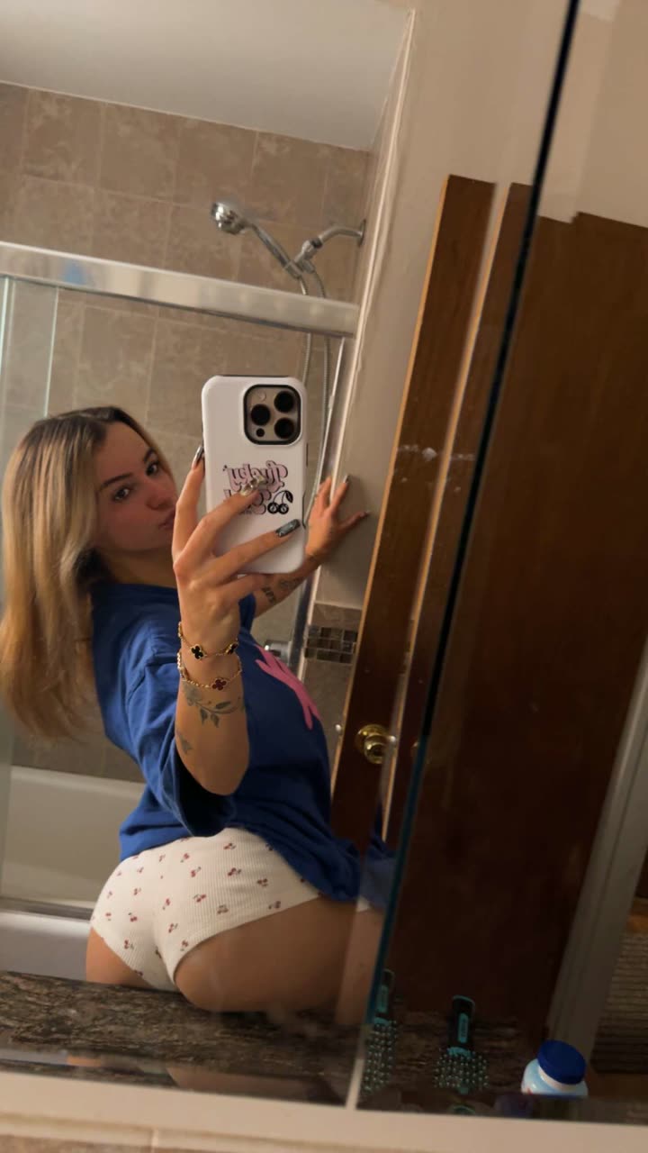 kaitlyn_krems snapchat image archive image