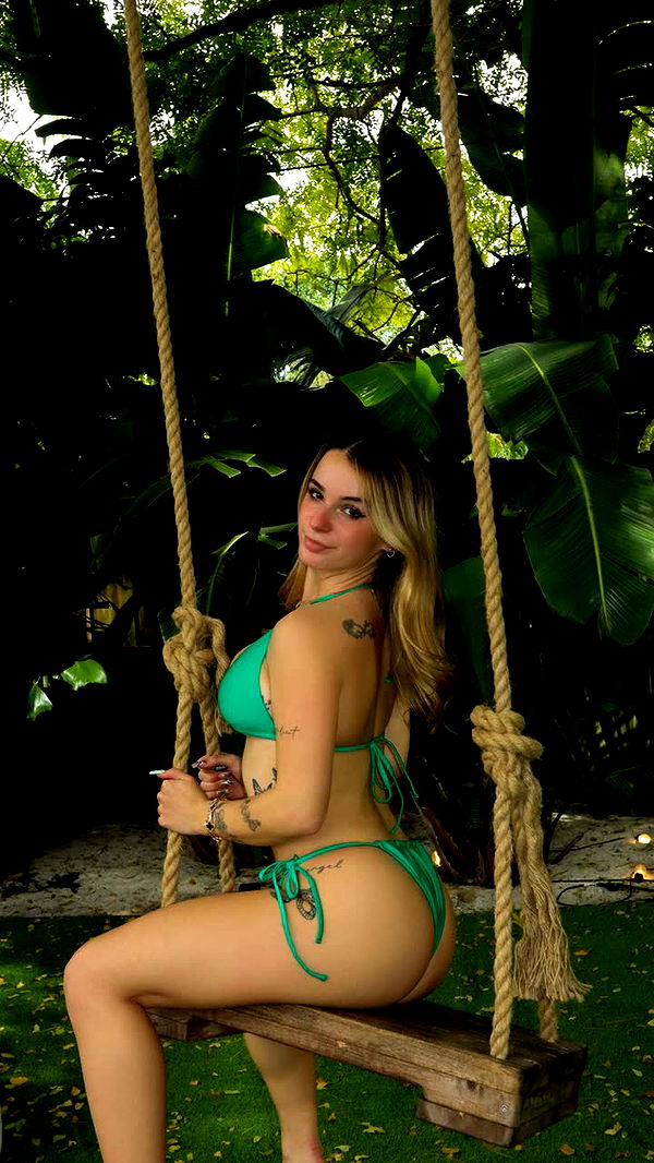 kaitlyn_krems image ~ Altpins