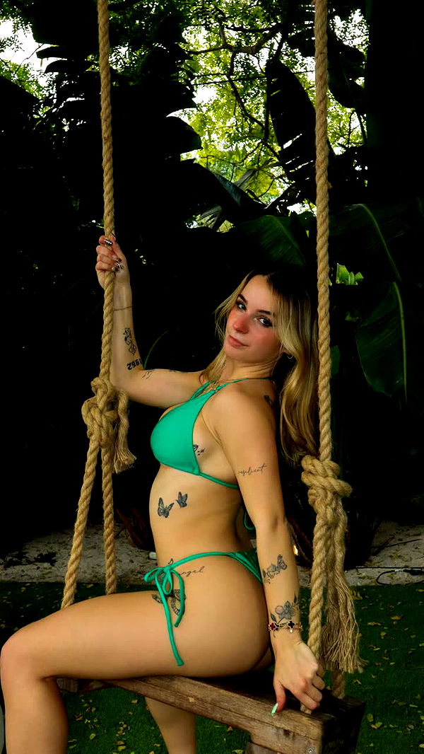 kaitlyn_krems image ~ Altpins