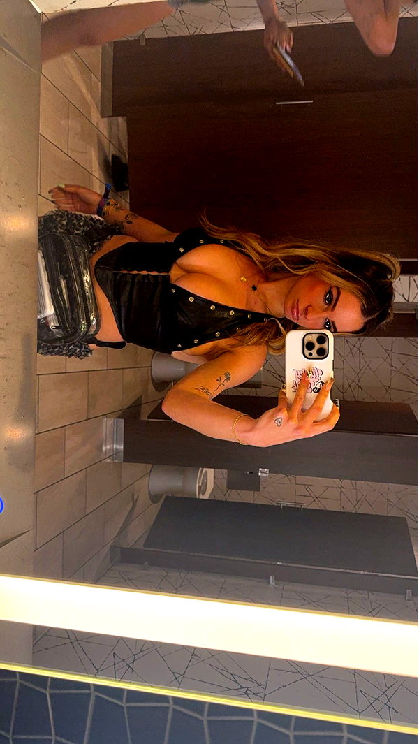 kaitlyn_krems snapchat image archive image