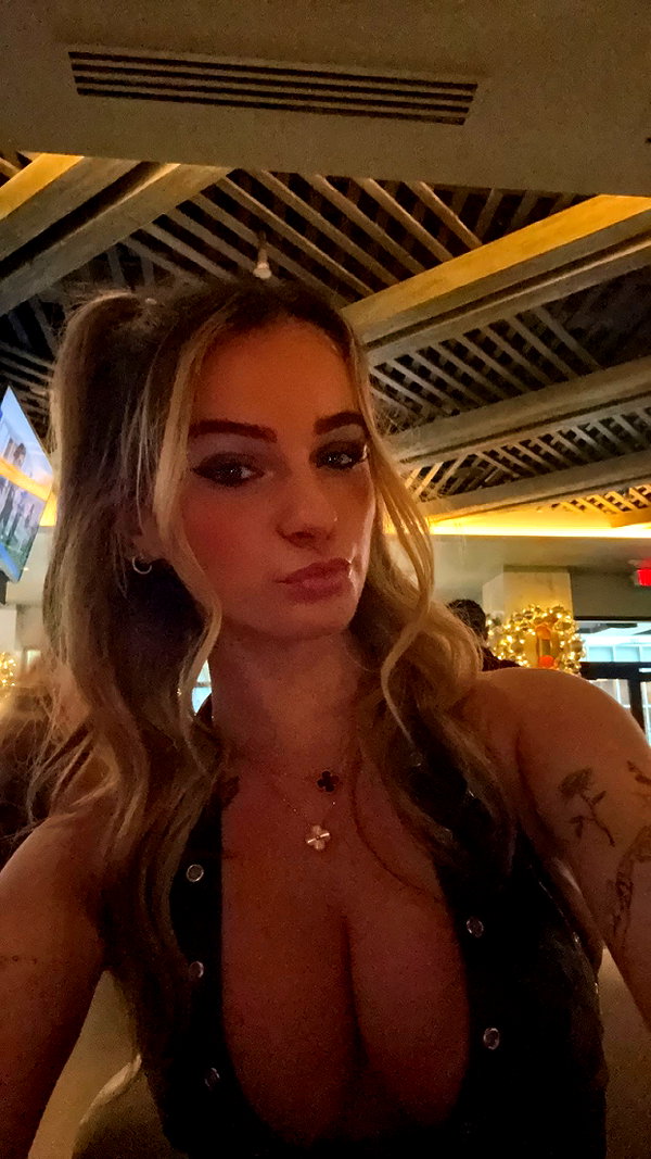 kaitlyn_krems snapchat image archive image