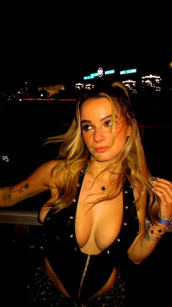 kaitlyn_krems snapchat image archive image