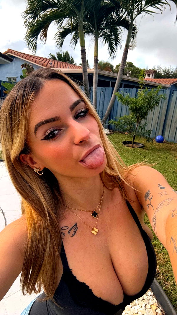 kaitlyn_krems snapchat image archive image