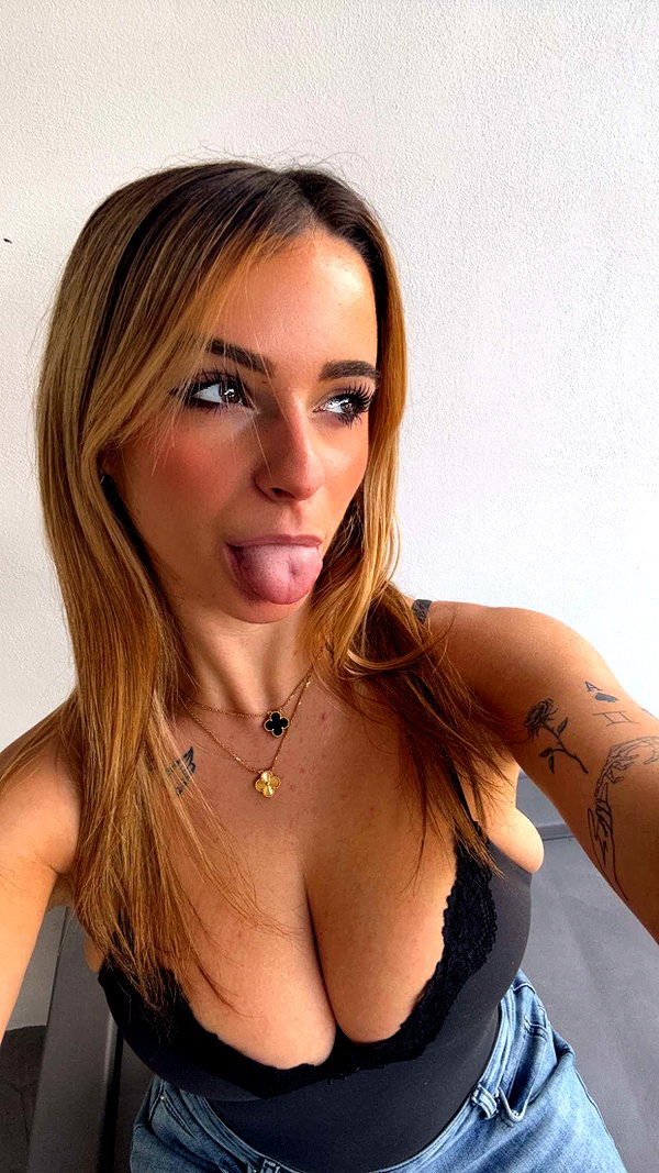 kaitlyn_krems snapchat image archive image