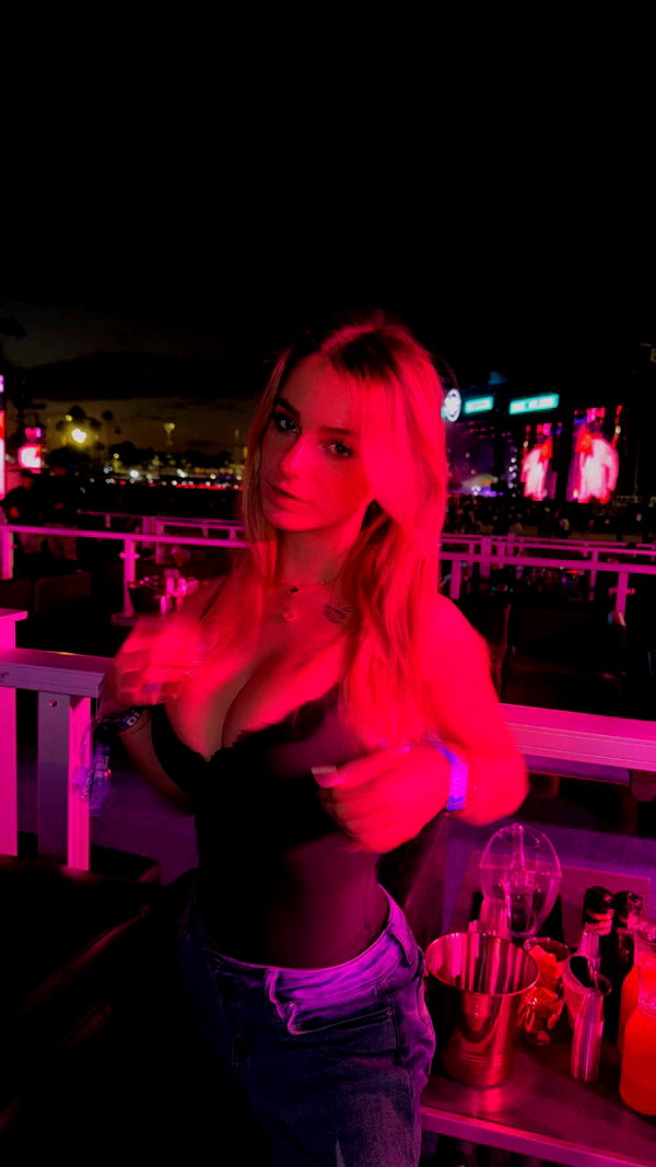 kaitlyn_krems snapchat image archive image