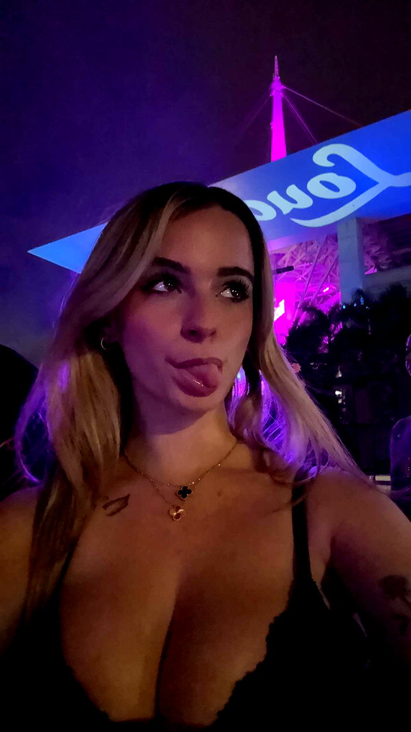 kaitlyn_krems snapchat image archive image
