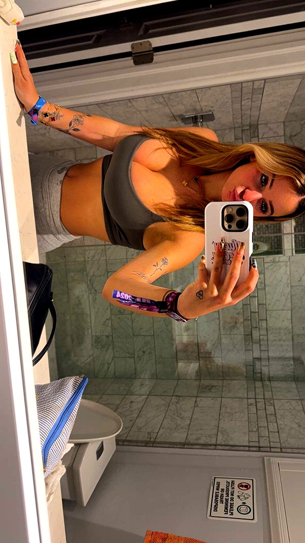 kaitlyn_krems snapchat image archive image