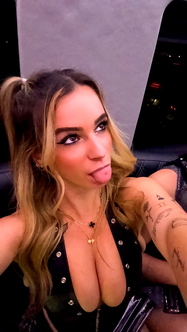 kaitlyn_krems snapchat image archive image