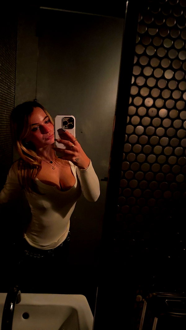 kaitlyn_krems snapchat image archive image