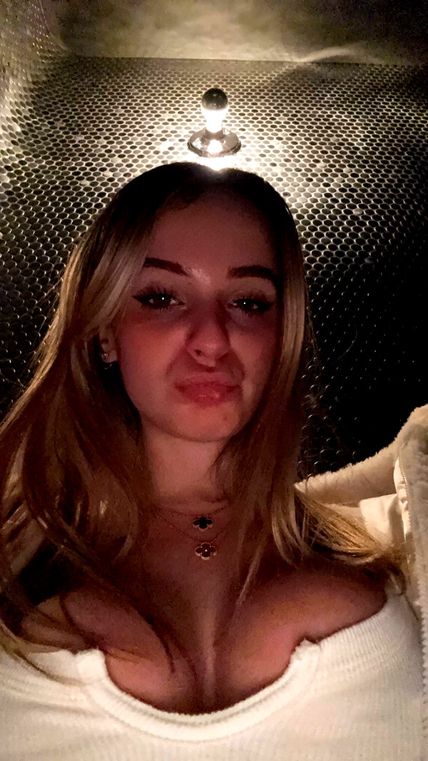 kaitlyn_krems snapchat image archive image