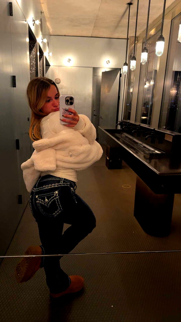 kaitlyn_krems snapchat image archive image