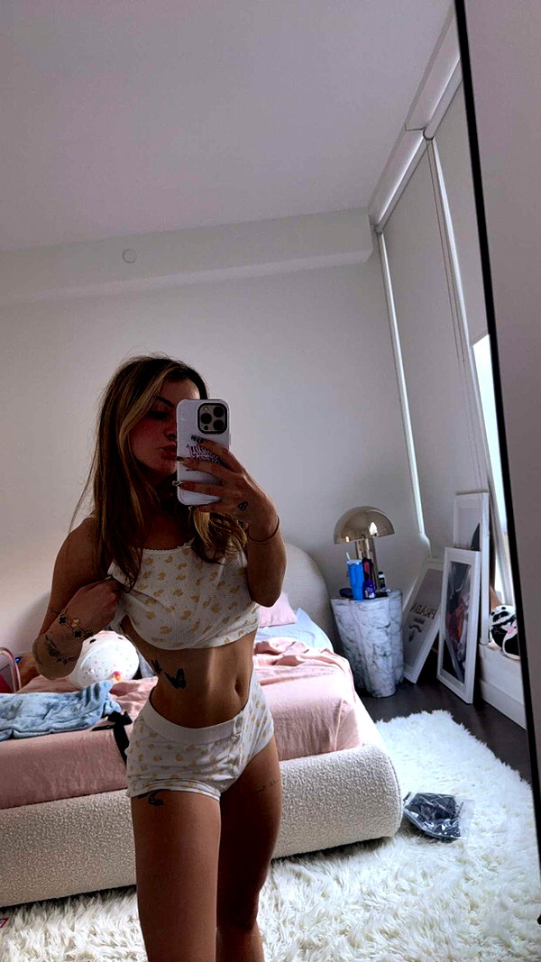 kaitlyn_krems snapchat image archive image