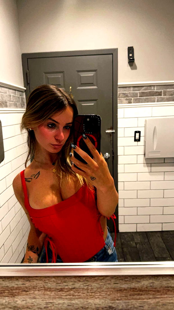 kaitlyn_krems snapchat image archive image