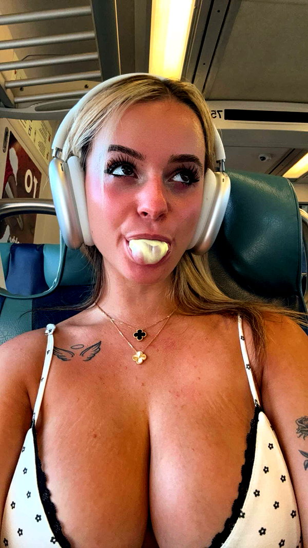 kaitlyn_krems snapchat image archive image