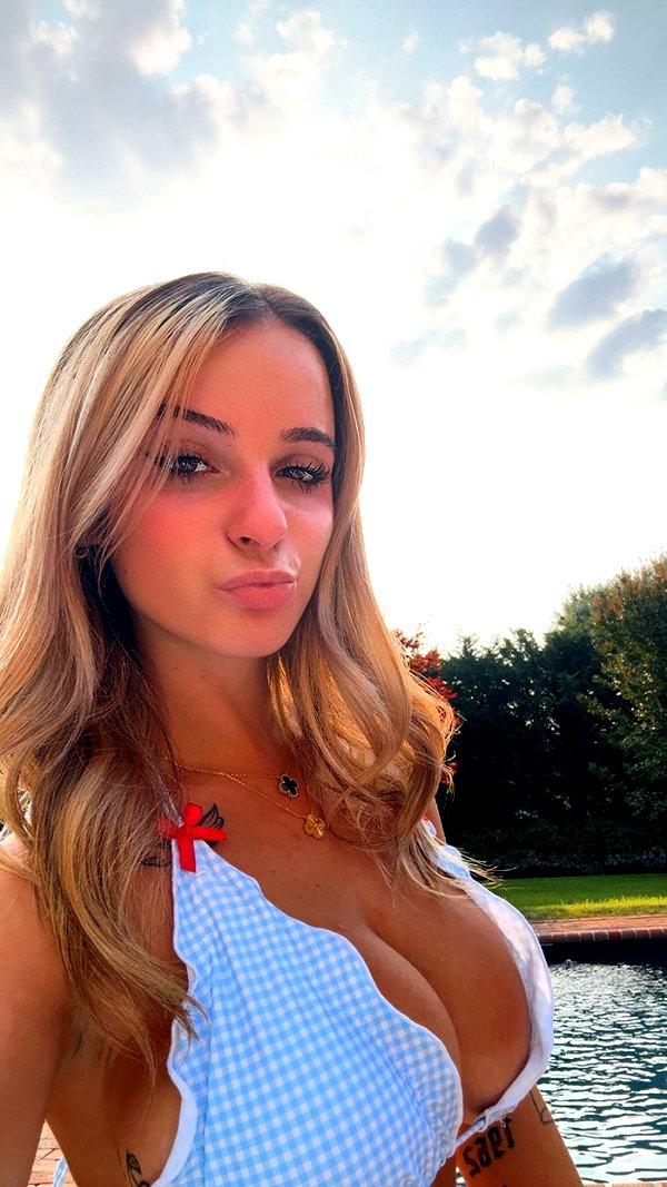 kaitlyn_krems snapchat image archive image