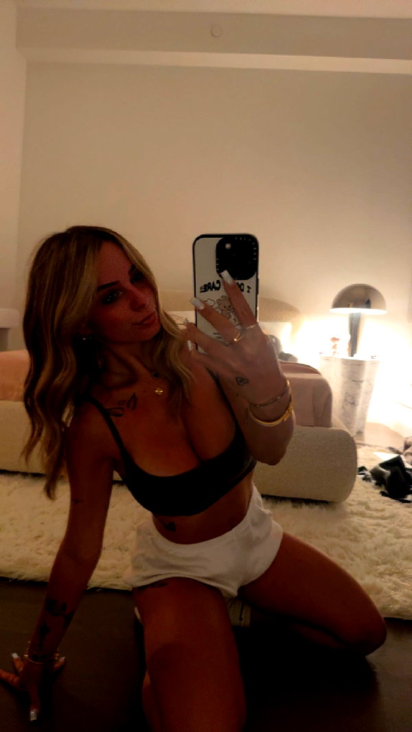 kaitlyn_krems snapchat image archive image