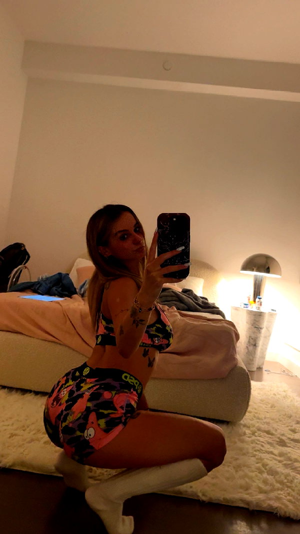 kaitlyn_krems snapchat image archive image