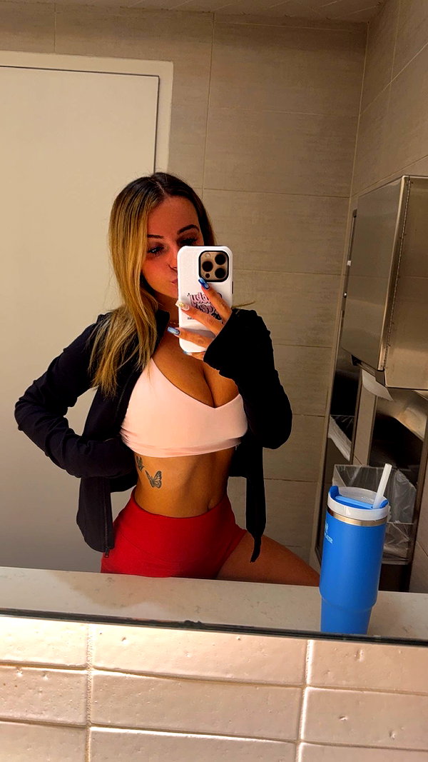 kaitlyn_krems snapchat image archive image