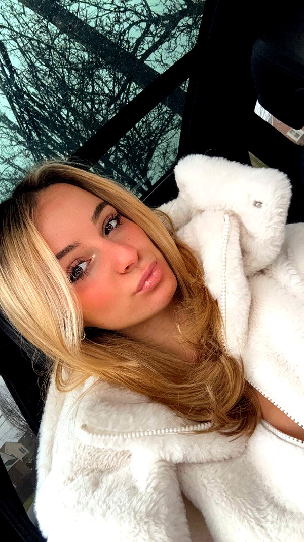 kaitlyn_krems snapchat image archive image
