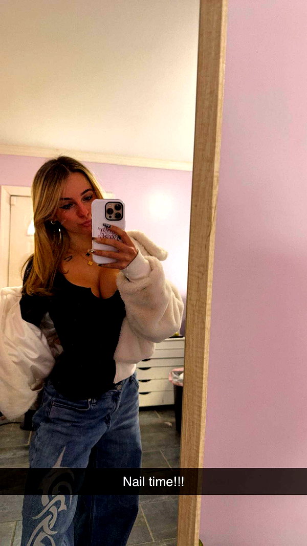 kaitlyn_krems snapchat image archive image