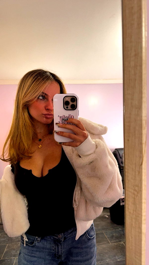 kaitlyn_krems snapchat image archive image