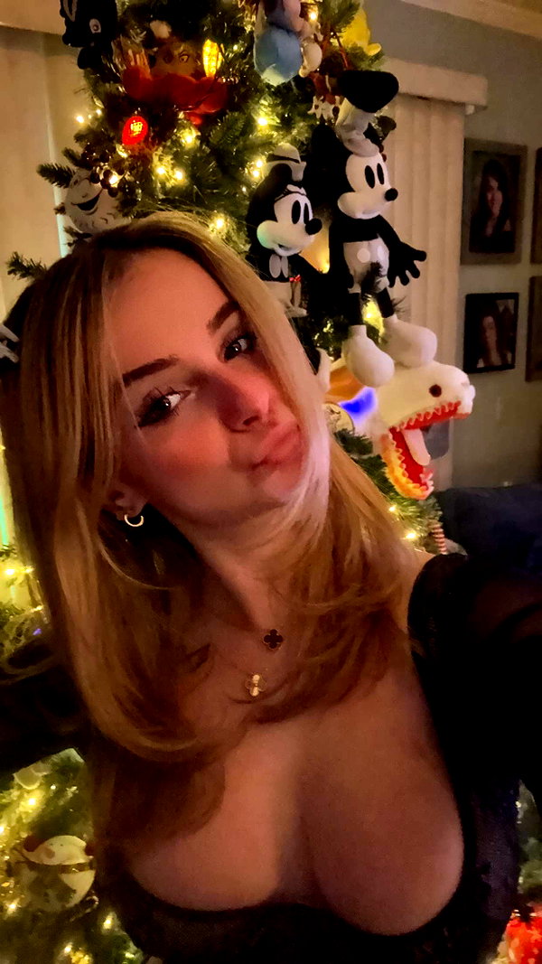 kaitlyn_krems snapchat image archive image