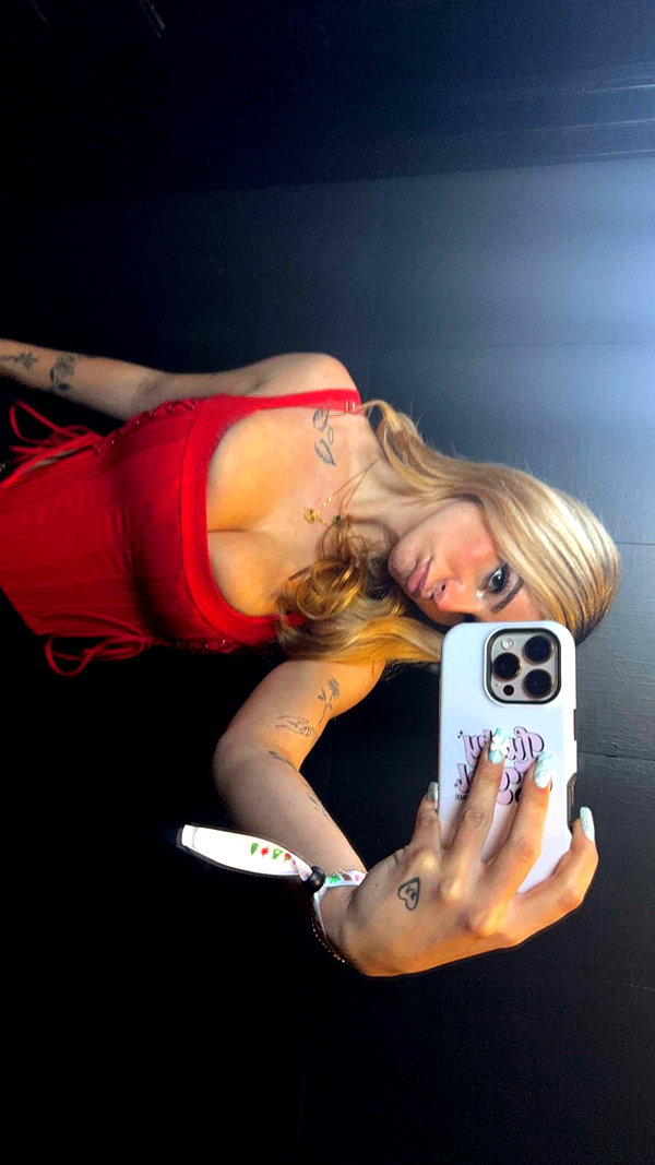 kaitlyn_krems snapchat image archive image