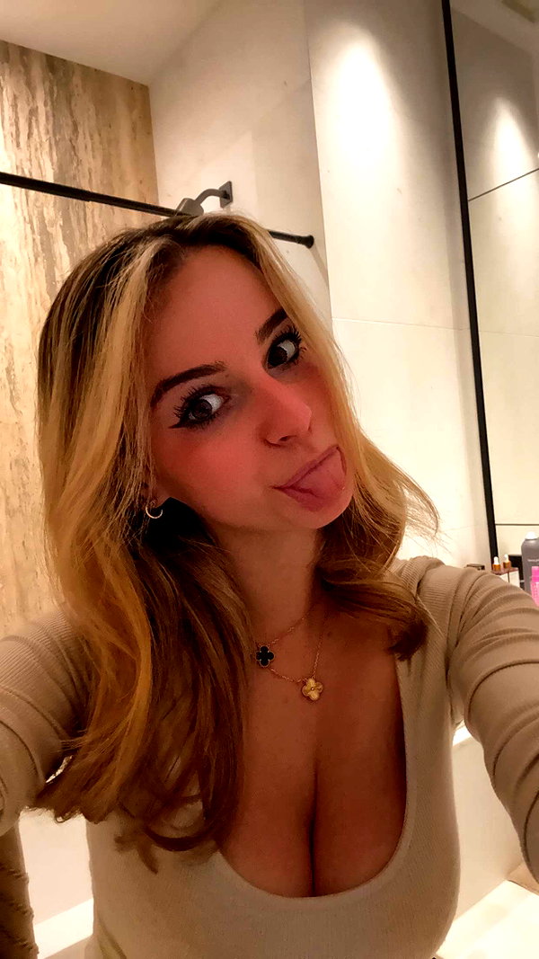 kaitlyn_krems snapchat image archive image